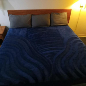 Hotels 2 Double Beds Hotel Studio 130 & Hot tub